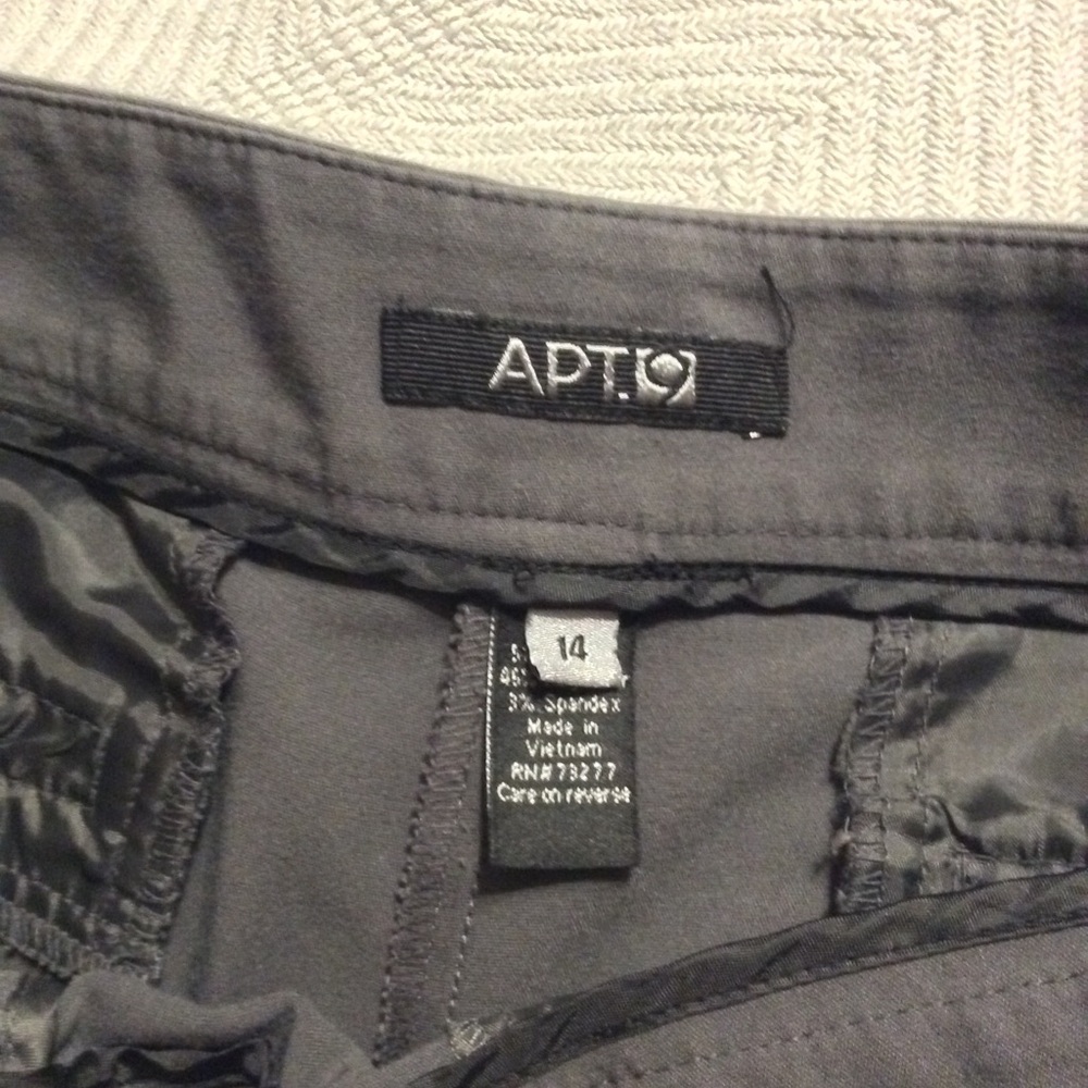 Dress capris - Picture 2 of 2